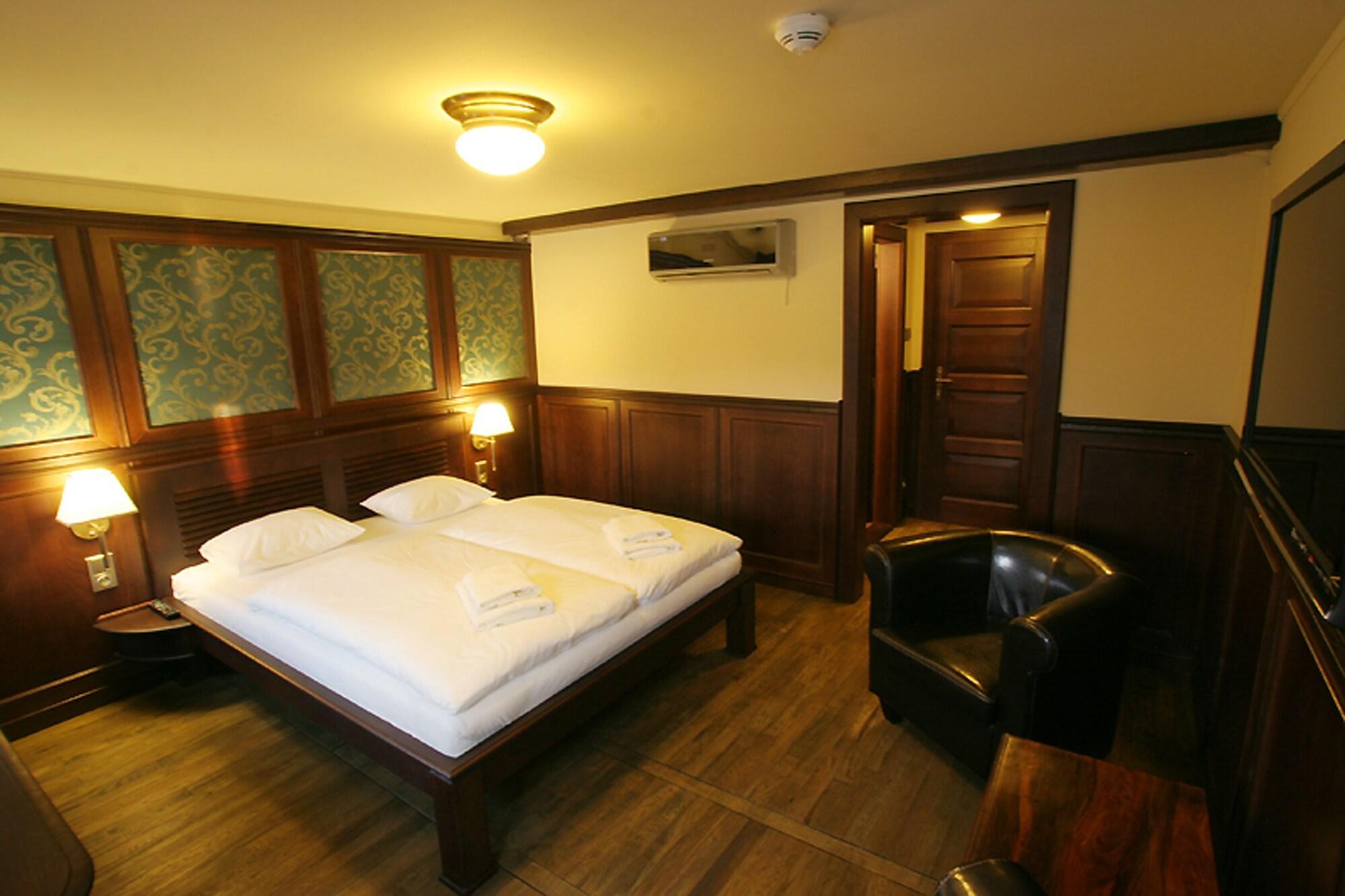 Boat Hotel Matylda Прага Экстерьер фото