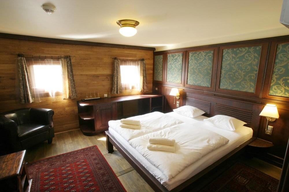 Boat Hotel Matylda Прага Экстерьер фото